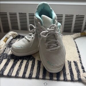 K-Swiss Women's Light Gray Tennis Sneakers with Mint Accents